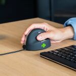 R-Go Tools Ergonomische Maus R-Go HE Break mit Pausensoftware, groß (Handlänge ≥ 185mm), für Rechtshänder, verkabelt, schwarz