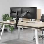 Manhattan Universal-Tischhalterung mit Gasdruckfeder für zwei Monitore, Zwei Halterungsarme mit Gasdruckfeder, Kugelgelenk und Verlängerungsarm, geeignet für zwei Monitore von 17" bis 32"* und bis zu 8 kg pro Arm