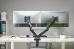 Equip 650121 17”–32” Voll beweglicher Zweifach-Gasfeder-Monitor/LCD-Tischhalter