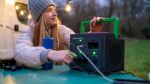 APC SE OffGrid Portable Power Station 730 – Li-Ionen-Akku, LCD, 2x Schuko Ausgänge, 3x USB-A, 2x USB-C, 3x 12V, kabelloses Ladegerät
