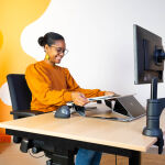 R-Go Tools Dokumentenhalter R-Go Read2Write, geeignet zum Lesen und Schreiben, ergonomisch, mit Handgelenkstütze, mattes Acrylglas