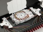 Equip 24-Port Glasfaser-Spleißbox, LC-Duplex, OM4, 1 HE, ausgestattet, Schwarz