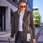 Intenso Handykette mit USB-C Lade- und Datenkabel – 60W Schnellladen, größenverstellbar, 1,65 m, Nylon, USB-C zu USB-C, beige