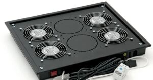 Triton RAB-CH-X04-X3 19" Belüftungseinheit für Dach/Boden, schwarz