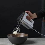 Krups GmbH Handmixer 3Mix 9000 GN9121 (weiß/silber, 750 Watt, mit Mixfuß und Becher)