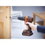 BLACK+DECKER Akku-Schlagbohrschrauber BCKSB04, 18Volt (orange/schwarz, 2x Li-Ionen Akku 1,5Ah, Aufbewahrungsbox, 78-teiliges Zubehör-Set)