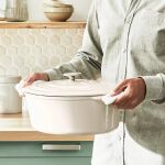 Tefal Ovaler Bräter aus Lov Gusseisen Ø 34cm (beige, mit Deckel, 7,2 Liter)