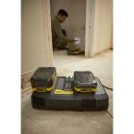 Stanley V20 Zweischacht-Schnell-Ladegerät (18V / 4A) für V20 Akkus (schwarz/gelb)