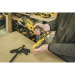 Dewalt Akku-Multitool (Basisversion) DCS355N-XJ, 18 Volt (gelb/schwarz, Ohne Akku, inklusive 30-teiligem Zubehör-Set)