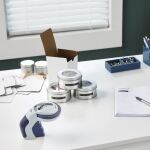 DYMO Omega Prägegerät | kleines Beschriftungsgerät mit Dreh-Klick-System und ergonomischem Design | für zu Hause und für Bastel- und Hobbyprojekte (£/€ÄÖ und Ü)