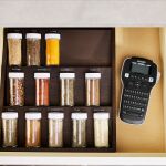 DYMO Original D1-Etikettenband | schwarz auf transparent | 9 mm x 7 m | selbstklebendes Etikettenband | für LabelManager-Beschriftungsgerät