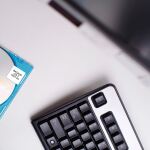 DYMO Original LabelWriter Mehrzwecketiketten (Klein) | 25 mm x 25 mm | Rolle mit 750 leicht ablösbaren Etiketten | selbstklebend | für LabelWriter Etikettendrucker und Beschriftungsgerät