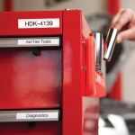 DYMO Rhino Industrie Permanente Polyesteretiketten | 12 mm x 5,5 m | Schwarz auf Weiß | selbstklebendes Schriftband | für Rhino und LabelManager Beschriftungsgerät