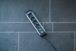 Brennenstuhl 1391030400 Verlängerungskabel 1,8 m 4 AC-Ausgänge Drinnen Schwarz, Silber